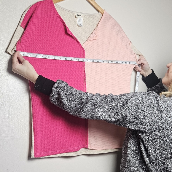 BiBi Two-Tone Pink Waffle Knit Short Sleeve Top - Picture 8 of 9